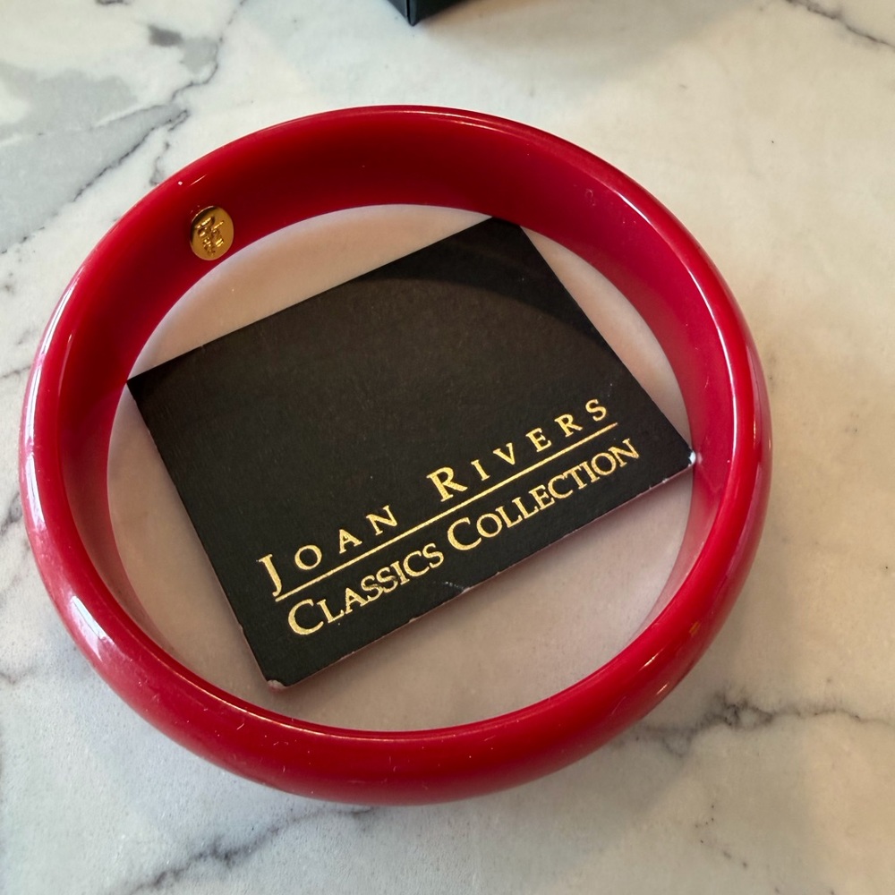 Joan Rivers Classics Collection Red Lucite Bangle With Original Box - Picture 2 of 7